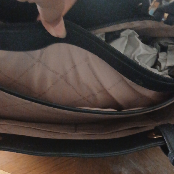 Michael Kors Medium Walsh Multifunction Tote โ Brown/Black - Picture 2 of 15